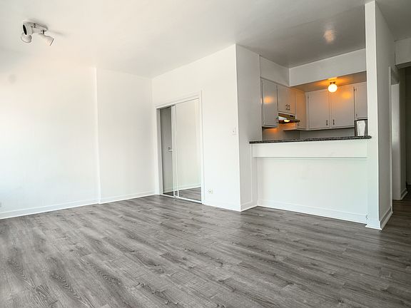 3rd image of 812 Eddy St #501