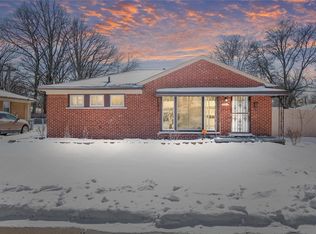 14441 Pearson St, Oak Park, MI 48237