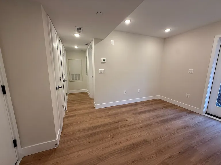 52nd Street Residences — Photo 55