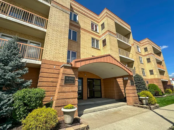 4700 N Harlem Ave APT 306, Harwood Heights, IL 60706