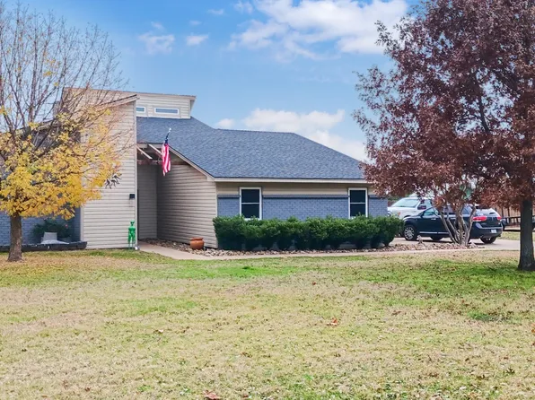 12 Cliff Dr, Mineral Wells, TX 76067