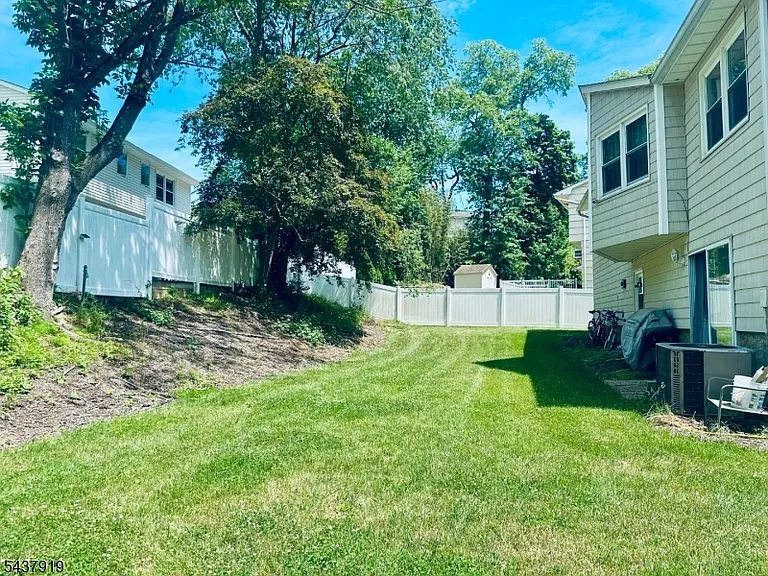 7 Doremus Dr — Photo 25