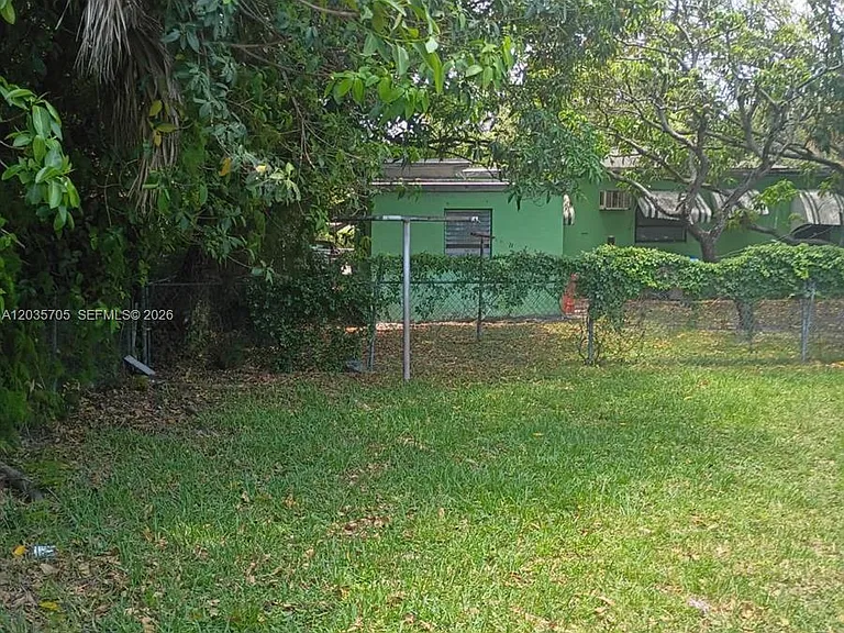 1101 NW 55th Ter — Photo 14