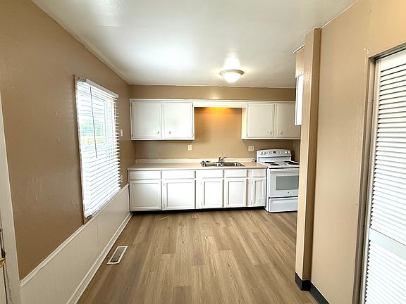 5th image of 401 Morris Dr