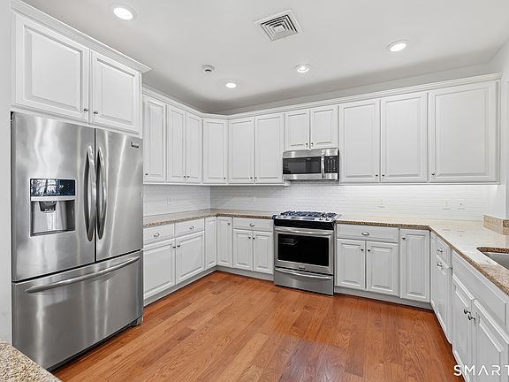 4th image of 77 Sunset Lane #215