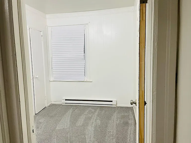 6533 Regent St — Photo 23