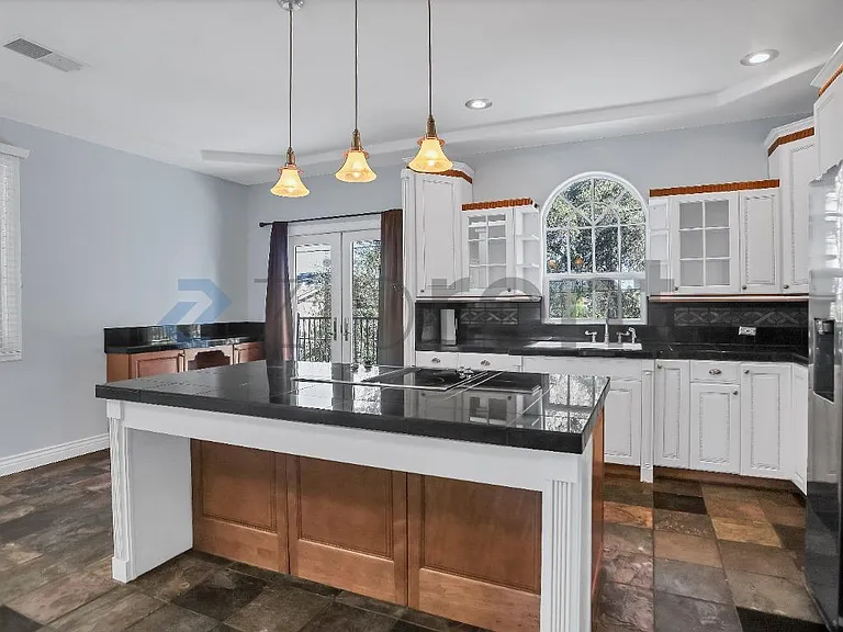 867 E Willow Ave — Photo 33