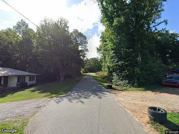 Exterior Neighborhood (street photo)