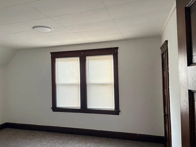 10724 Morison Ave — Photo 5