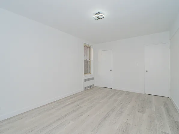 221 Mcdonald Avenue image 13 of 13