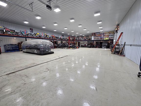 5th image of 668 Noyes Rd