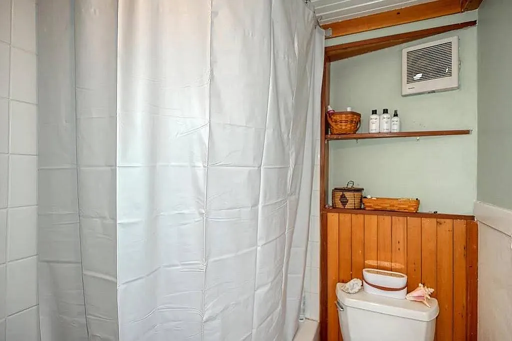 2 bed, 1.0 bath, 1200 sqft, $2,500 — Photo 3