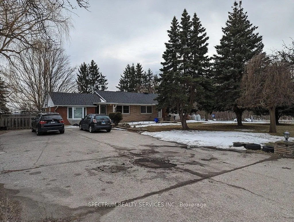4 bed, $3,500 — Photo 1