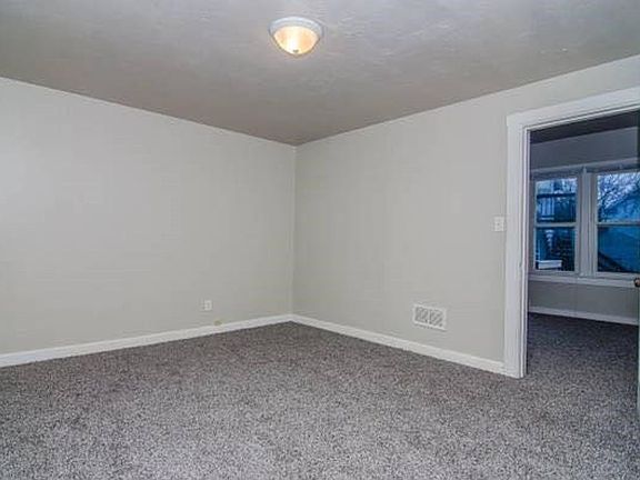 2nd image of 217 N Roosevelt St APT 3