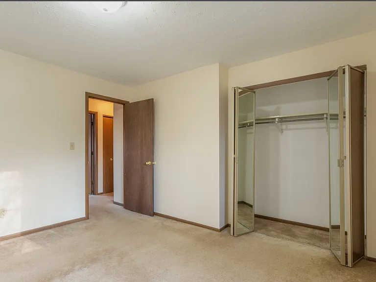 985 Wadsworth Rd #B — Photo 3
