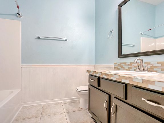 5th image of 6105 Maggies Cir Unit 101