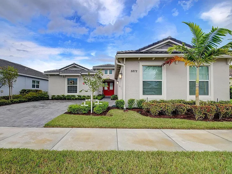 5872 Whippoorwill Cir — Photo 1