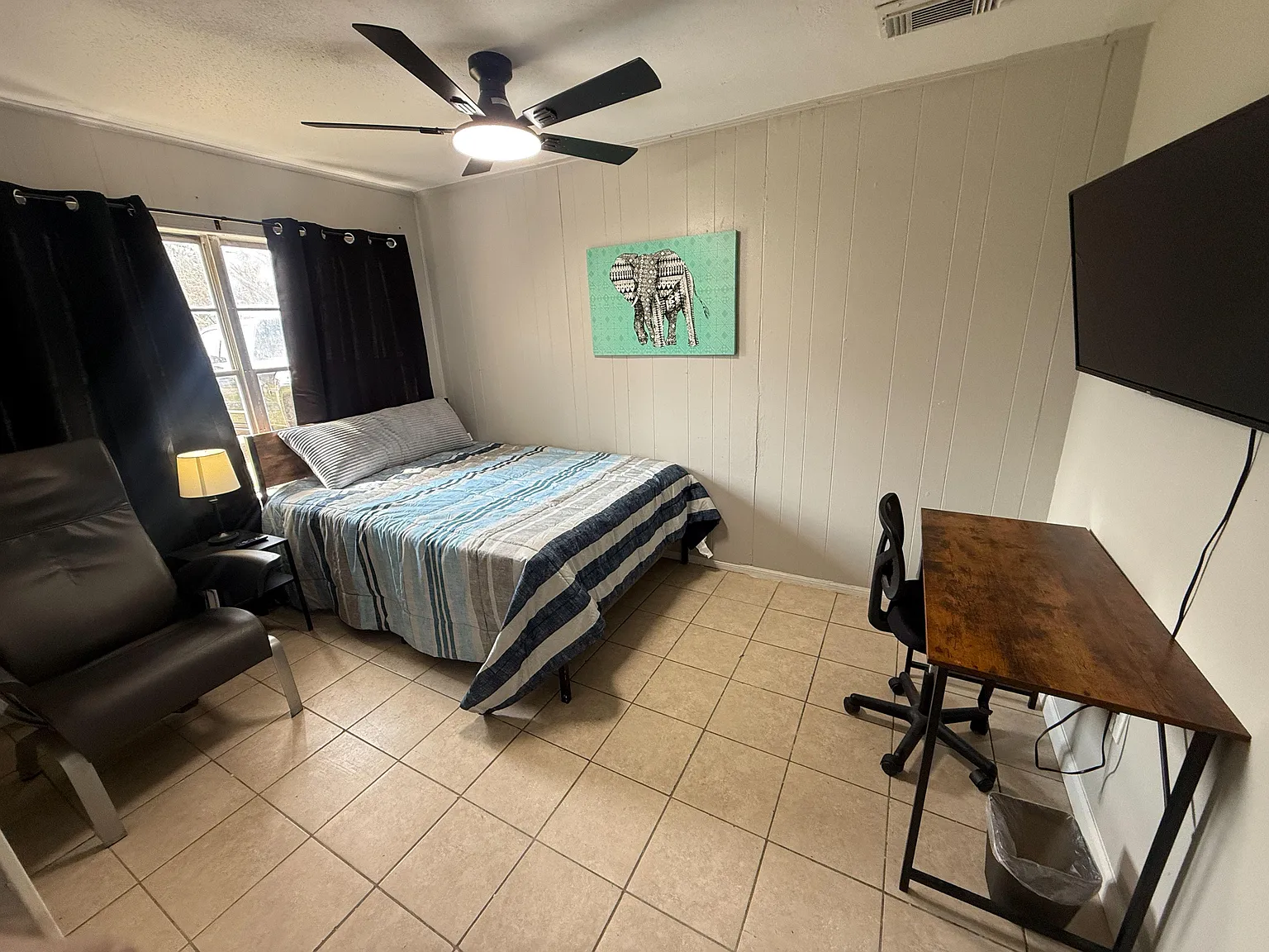4 bed, 3.0 bath, 1800 sqft, $737 — Photo 1