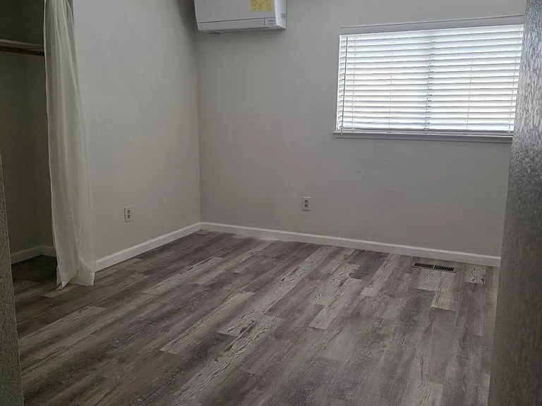 1352 Kimmerling Rd — Photo 3