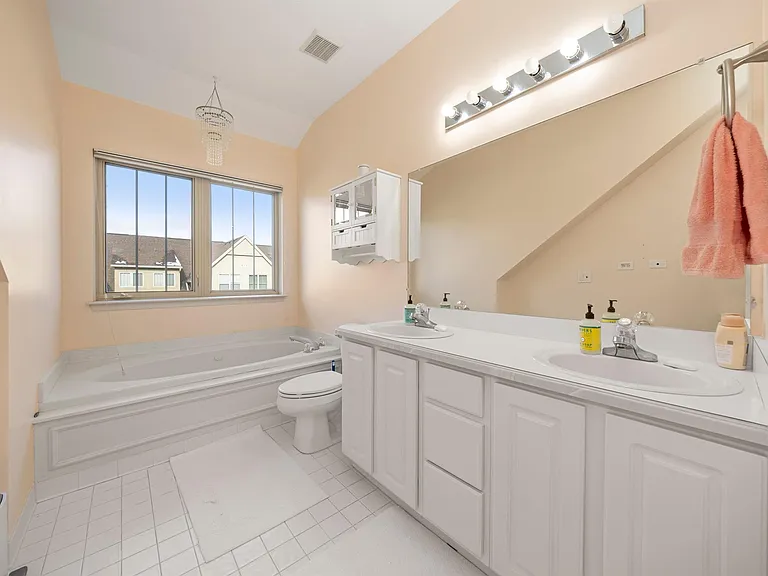 160 Tiffany Ln — Photo 33