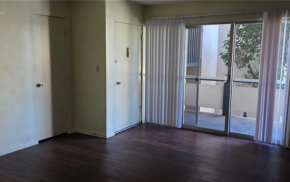 2300 N Mountain Ave #3