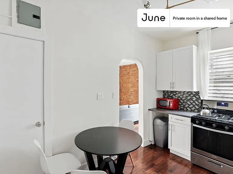 2141 Cortelyou Rd #C — Photo 8