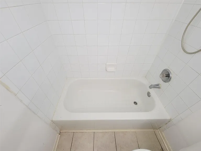 16006 Hiram Clarke Rd — Photo 21