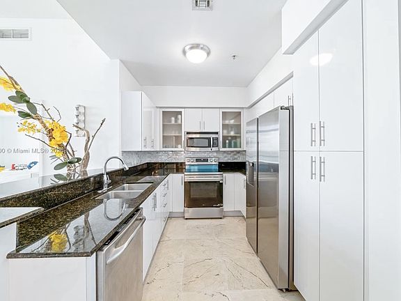 4th image of 7900 Harbor Island Dr #Penthouse 14