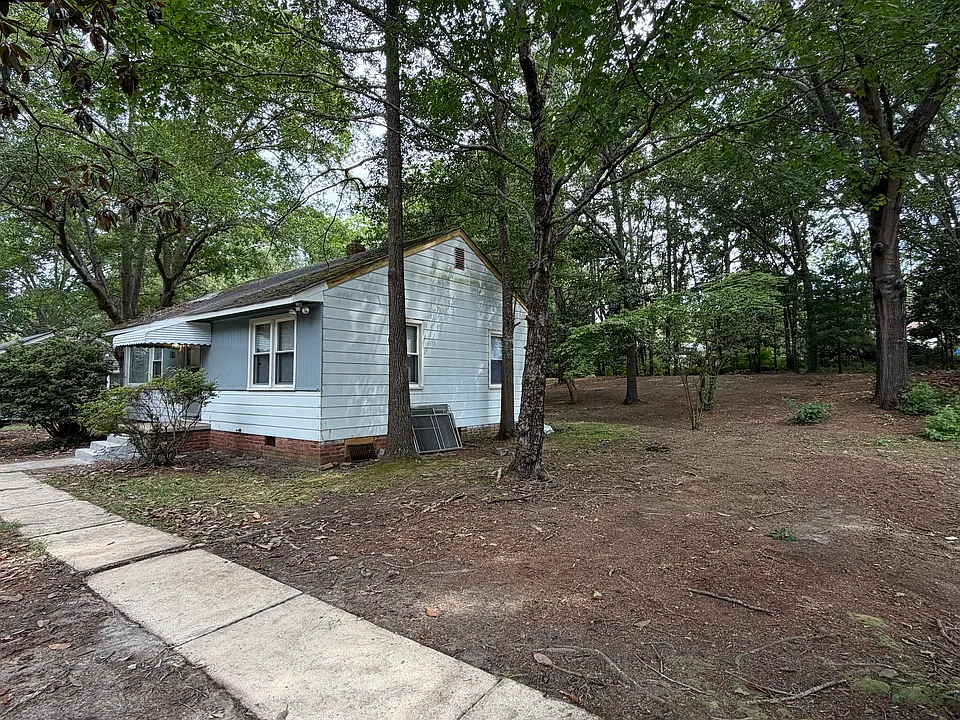 132 Bremer St