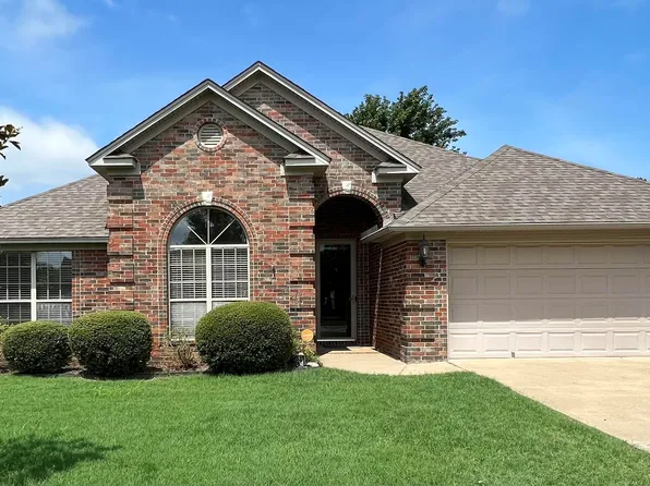 106 Auriel Cir, Maumelle, AR 72113
