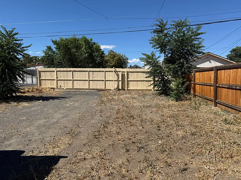 1307 Roosevelt Ave — Photo 43