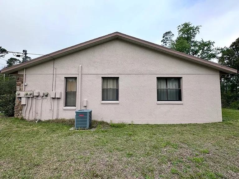 2924 Clearwood St — Photo 2