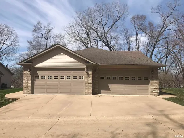 18 Cherry Hill Ct, Hampton, IL 61256