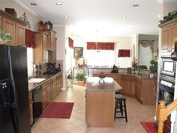 3rd image of 16730 Ingleside Park