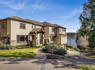 9623 SE 71st St, Mercer Island, WA 98040