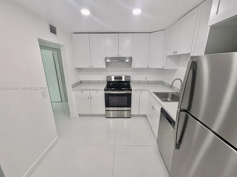 700 SE 2nd Ave #313 — Photo 7