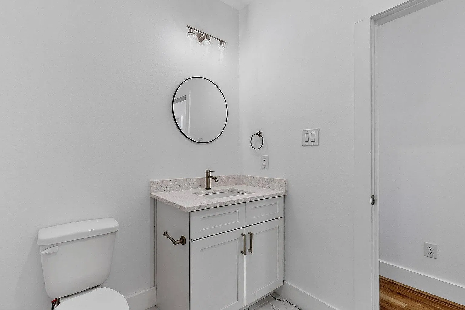 3 bed, 1184 sqft, $1,925 — Photo 3