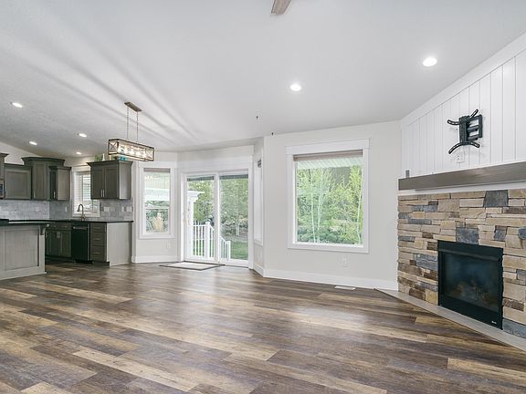 2nd image of 2381 Sienna Dr