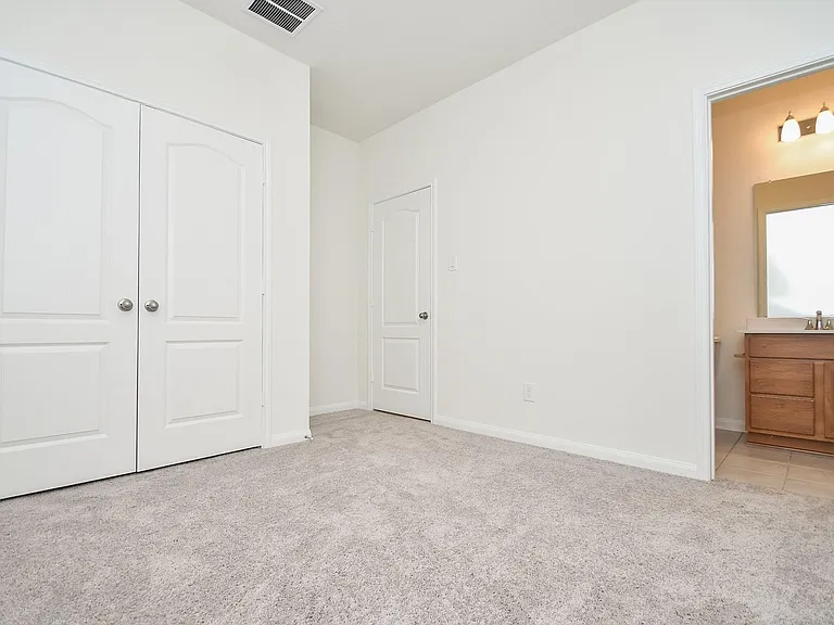 8138 Leisure Point Dr — Photo 36