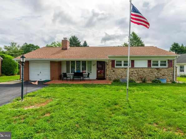 1711 Billview Dr, Lancaster, PA 17601