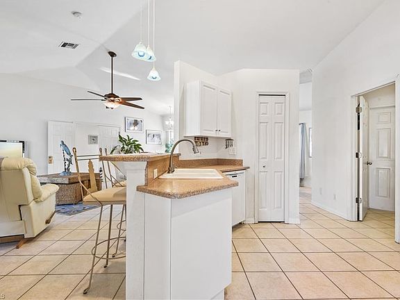 5th image of 3226 SW 1st Pl