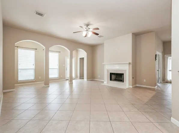 2307 Trinity Manor Ln, Richmond, TX 77469
