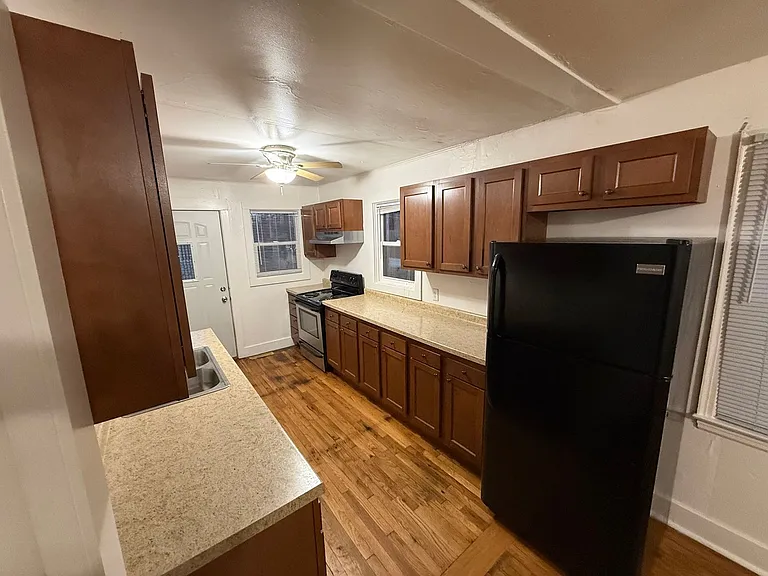 3315 Valley Dr — Photo 6