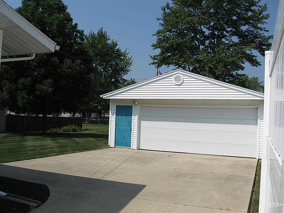 detached two car garage