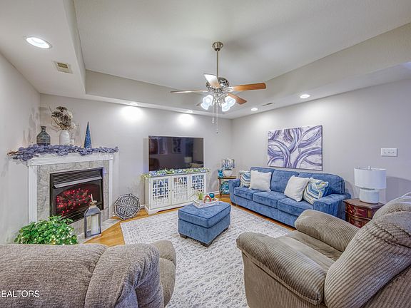 3rd image of 2917 Dominion Dr