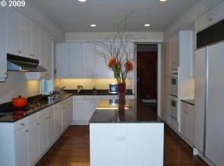 4622 SW Greenhills Way, Portland, OR 97221