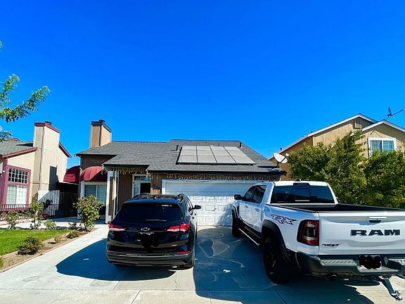 2nd image of 2077 Nantuckett Cir