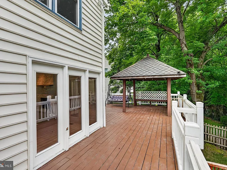5402 Ashcomb Ct — Photo 46
