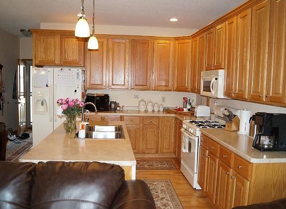 4th image of 354 Whispering Ln