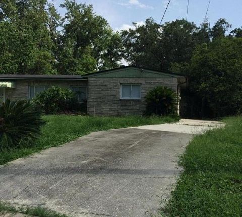 4th image of 3608 Cedar Dr